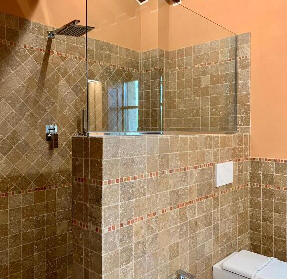 Camera Deluxe, Opera Domini Asisium