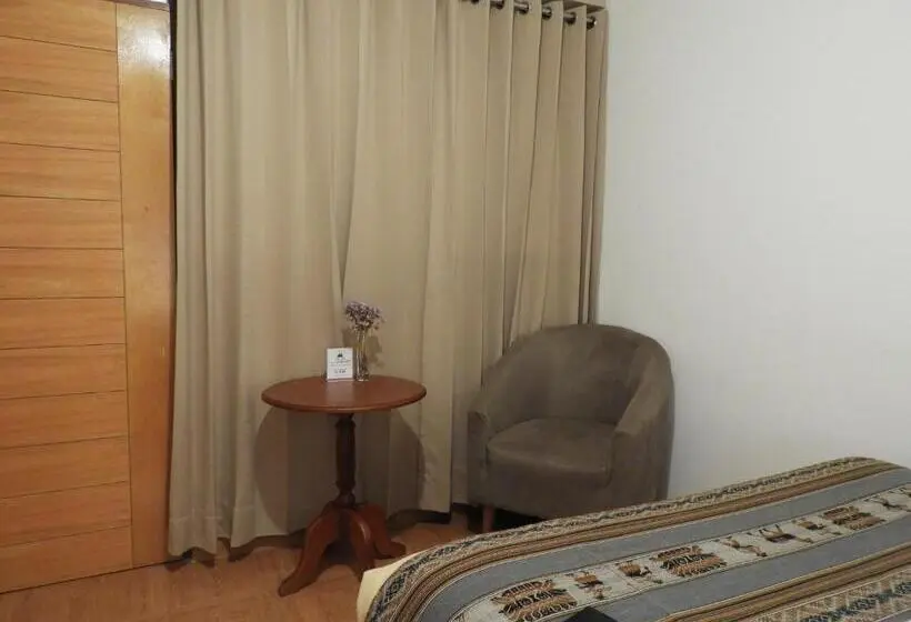 اتاق خانوادگی, Ayllu B&b Ollantaytambo