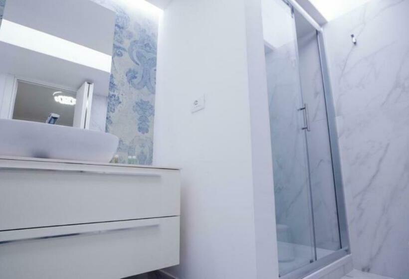 豪华房间, Marinisa Suite Luxury Room