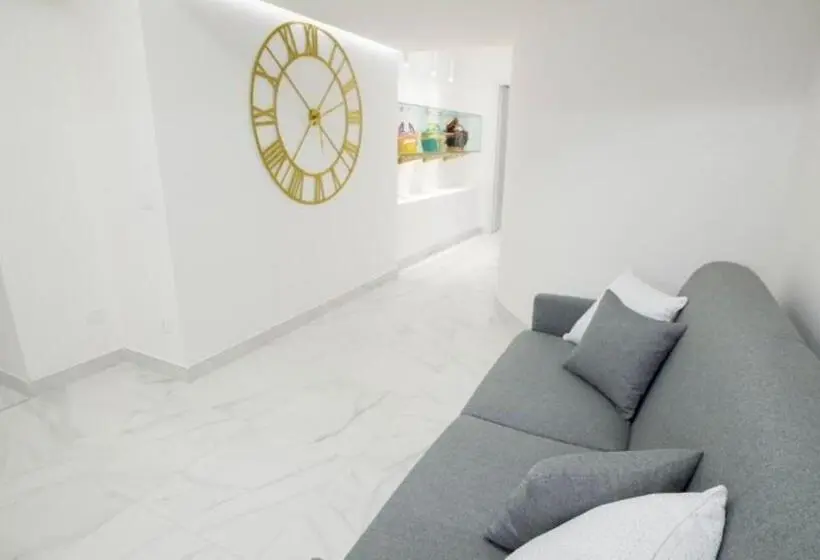 اتاق لوکس با تخت بزرگ, Marinisa Suite Luxury Room