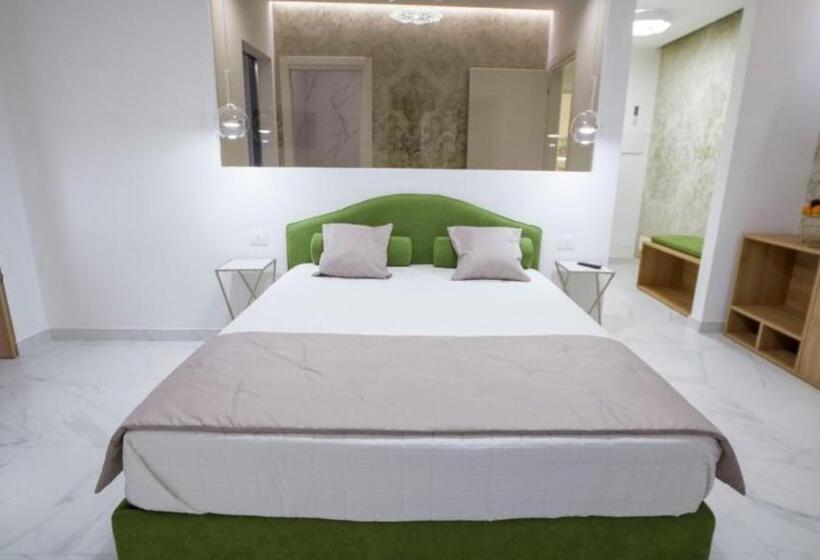 带大床的高级房间, Marinisa Suite Luxury Room