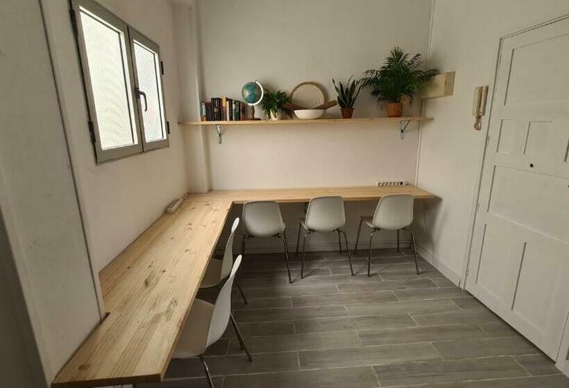 شقة غرفتين, The Wave Temple