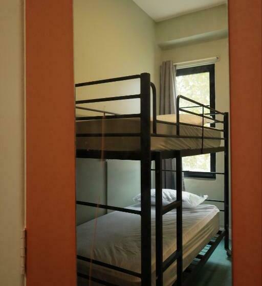 اتاق استاندارد با سرویس بهداشتی مشترک, Carrichostel