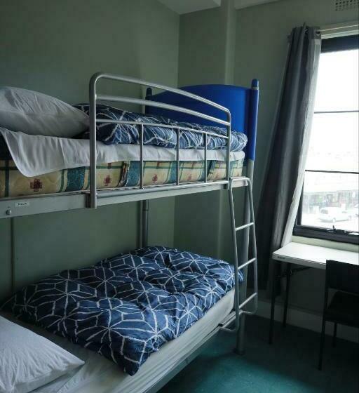 اتاق استاندارد با سرویس بهداشتی مشترک, Carrichostel