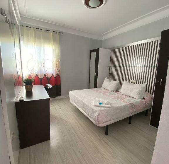Номер Стандарт, Hostal Fuente Del Pino