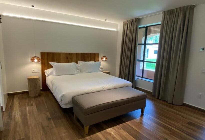 اتاق لوکس, Mas Aret