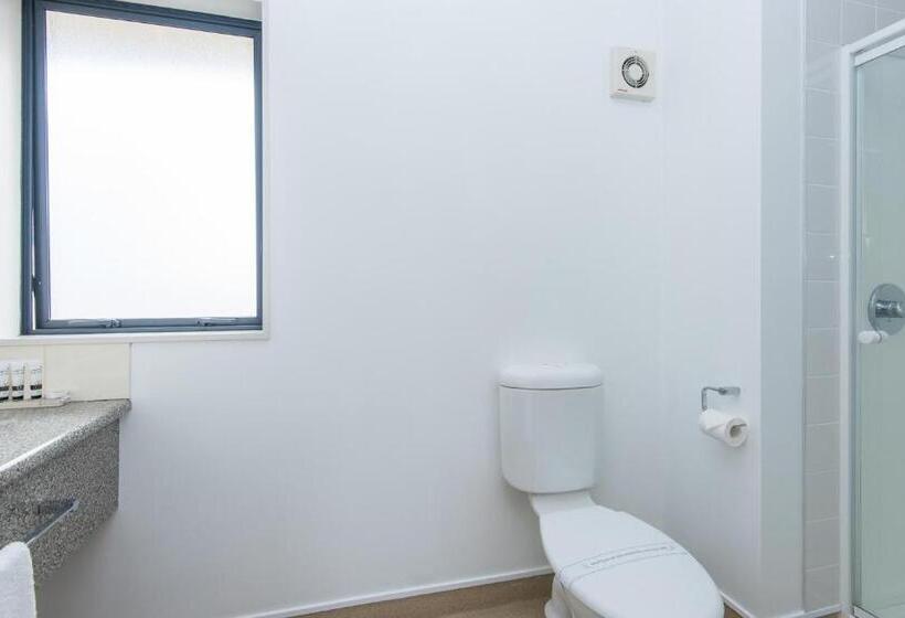 إستوديو سوبيريور, Bella Vista Nelson