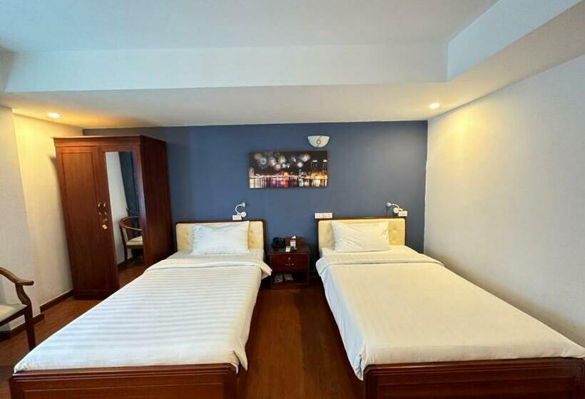 اتاق لوکس با چشم‌انداز شهر, A25 Hotel  137 Nguyễn Du   đà Nẵng