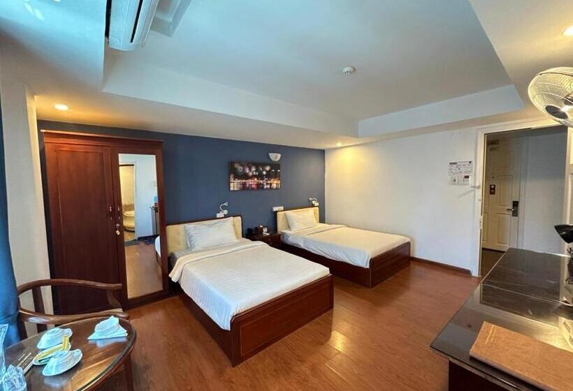 اتاق لوکس با چشم‌انداز شهر, A25 Hotel  137 Nguyễn Du   đà Nẵng
