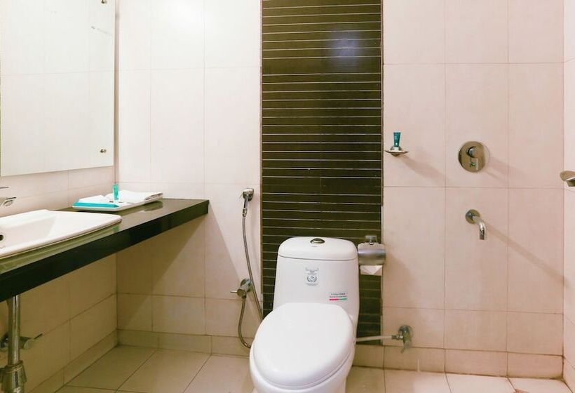 标准间, Blessings On Road Near New Delhi Railway Station