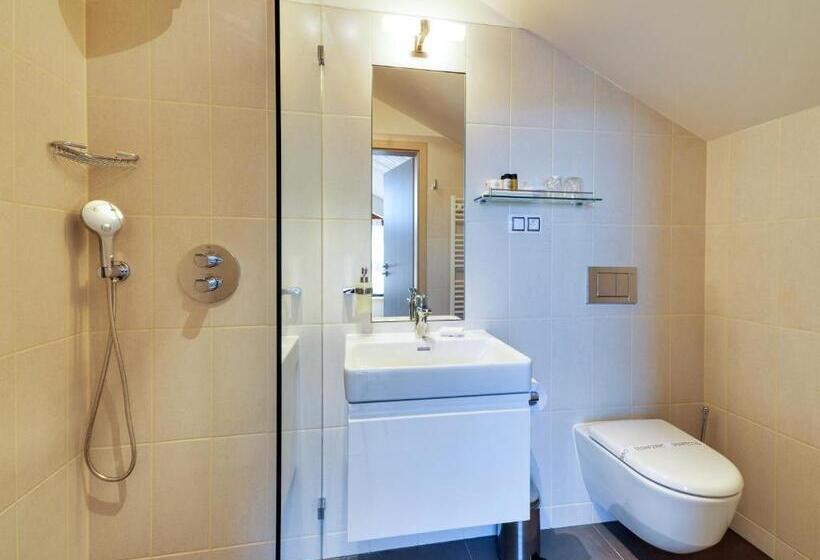 סוויטה דלוקס, Green Inn