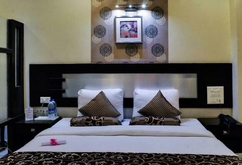 Cameră Deluxe, Regal