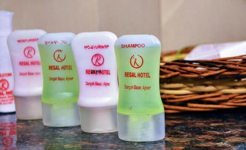 Cameră Cvadruplă Deluxe, Regal