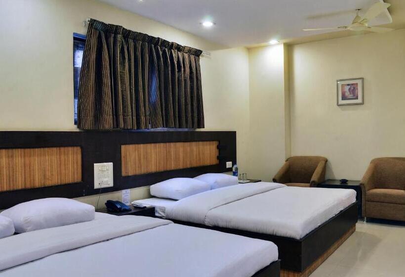 Cameră Cvadruplă Deluxe, Regal