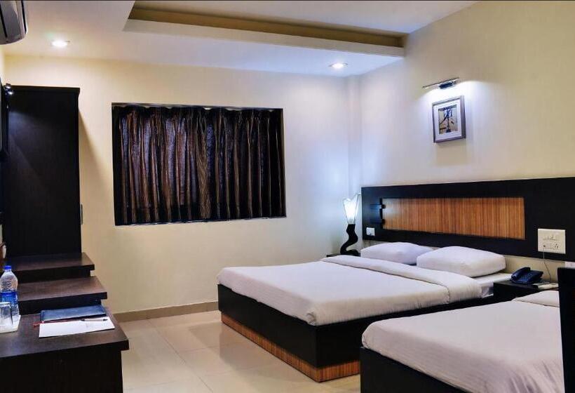 Cameră Cvadruplă Deluxe, Regal