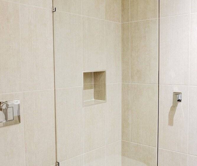 デラックスルーム, Alexandra Place