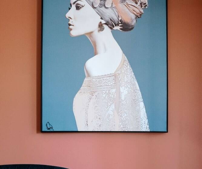 デラックスルーム, Alexandra Place