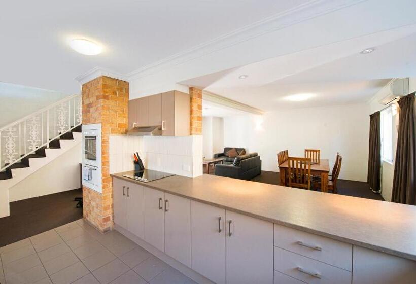 Апартаменты 3 Спальни, Wollongbar Motel