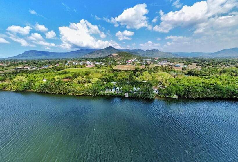 غرفة قياسية مطلّة علي الحديقة, Kampot Riverfront Boutique