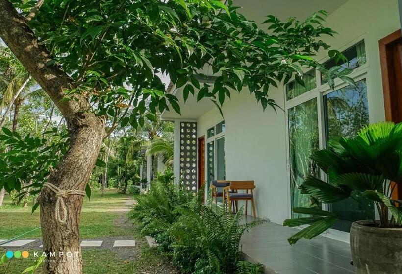 غرفة قياسية مطلّة علي الحديقة, Kampot Riverfront Boutique