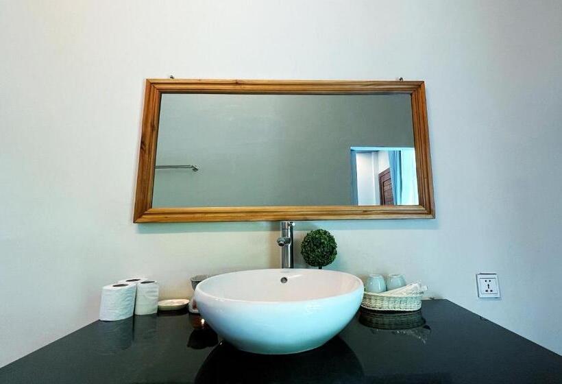 غرفة عائلية مطلّة علي الحديقة, Kampot Riverfront Boutique