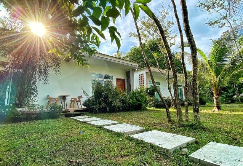 غرفة عائلية مطلّة علي الحديقة, Kampot Riverfront Boutique