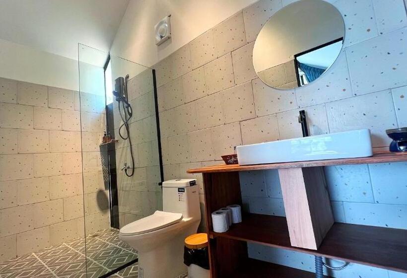 غرفة ديلوكس مطلّة علي البحر, Kampot Riverfront Boutique