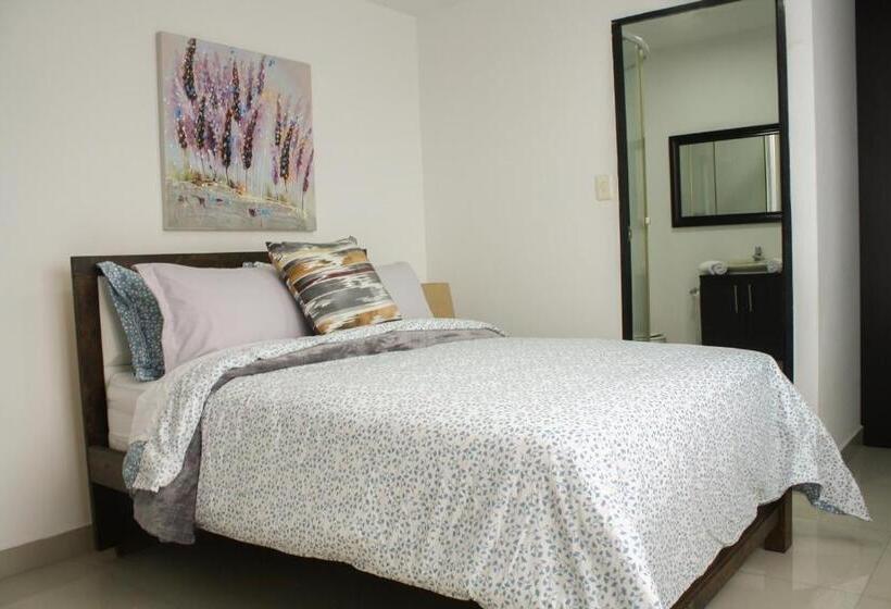 استودیوی استاندارد, Apartahotel Kelly