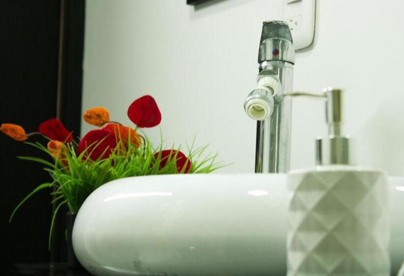 سوییت جونیور, Apartahotel Kelly