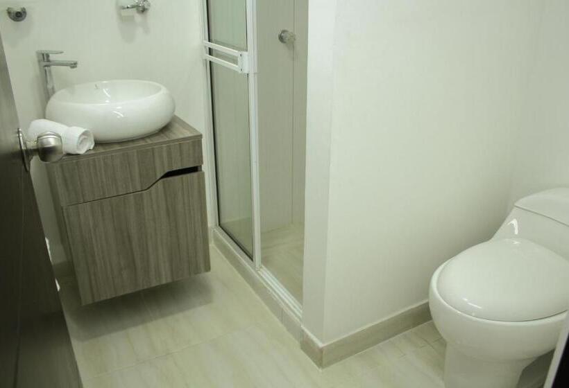 استودیوی سوپریور, Apartahotel Kelly