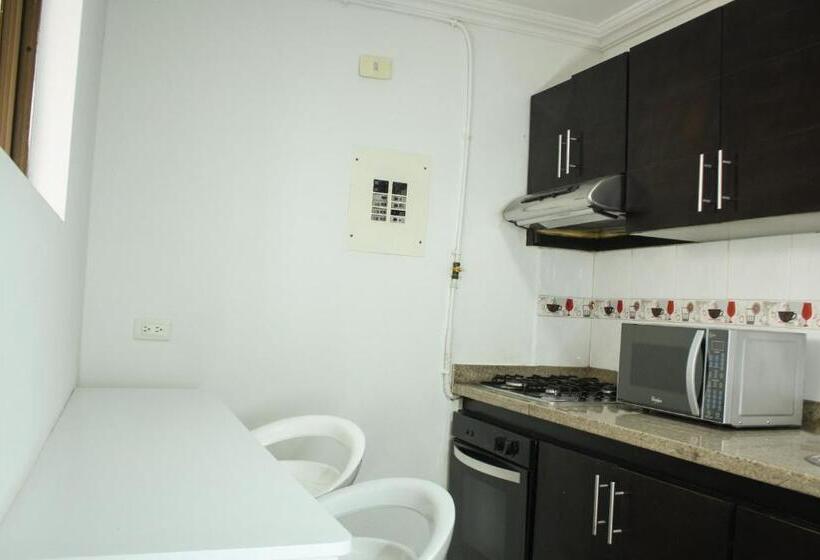 استودیو خانوادگی, Apartahotel Kelly