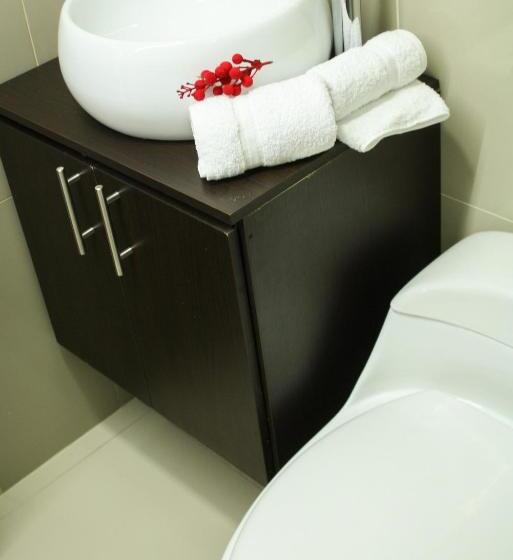 استودیو خانوادگی, Apartahotel Kelly