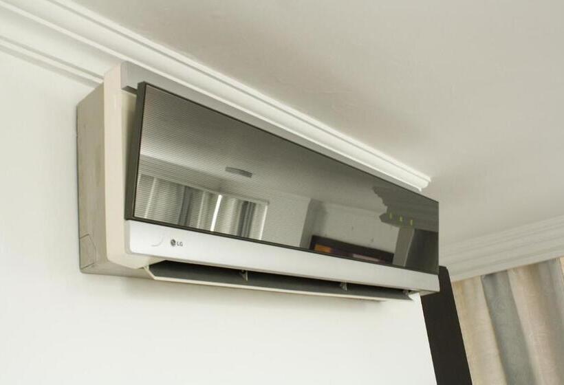 استودیو خانوادگی, Apartahotel Kelly