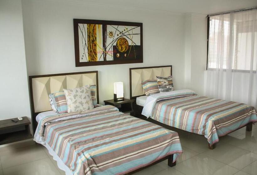 استودیو خانوادگی, Apartahotel Kelly