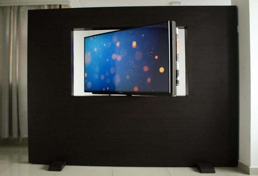 استودیو خانوادگی, Apartahotel Kelly