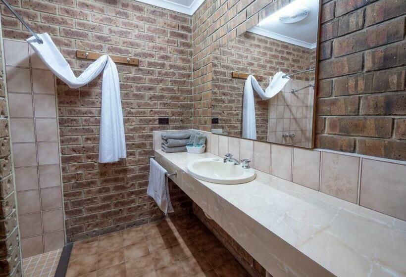 חדר סטנדרט נוף לגינה, Eildon Parkview Motor Inn Room 9