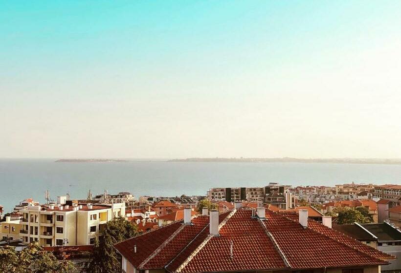 חדר דלוקס, къща за гости Kita