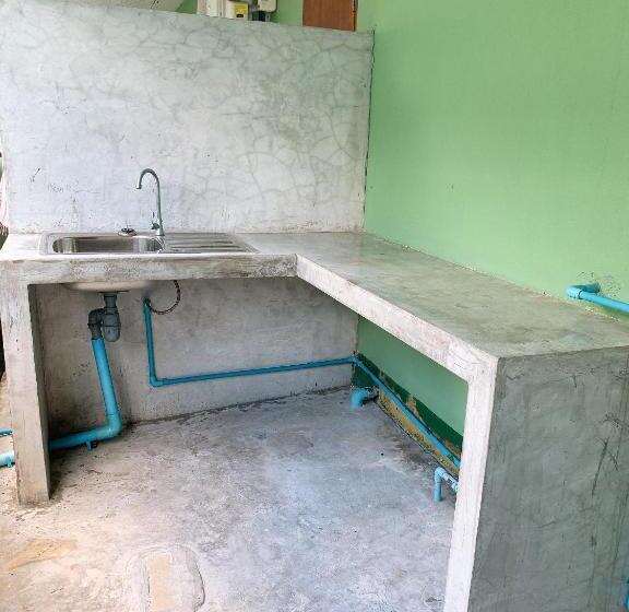 اتاق استاندارد سه نفره, Sabye~sabye