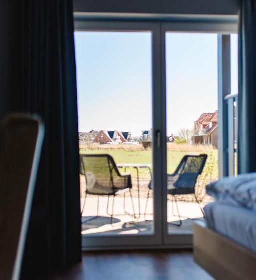 اتاق سوپریور, Seaside 43