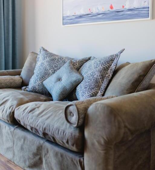 سوییت, Seaside 43