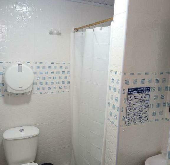 חדר סטנדרט חדר אמבטיה משותף, The Mural Hostel Bogotá