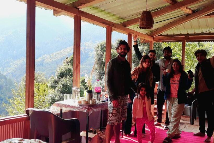 غرفة قياسية مطلة على الجبل, Tirthan Ecostay