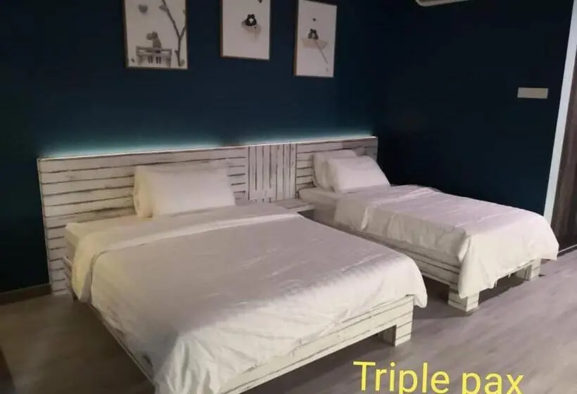 Standard Kolmen Hengen Huone, Sentosa Kota Bharu Kelantan