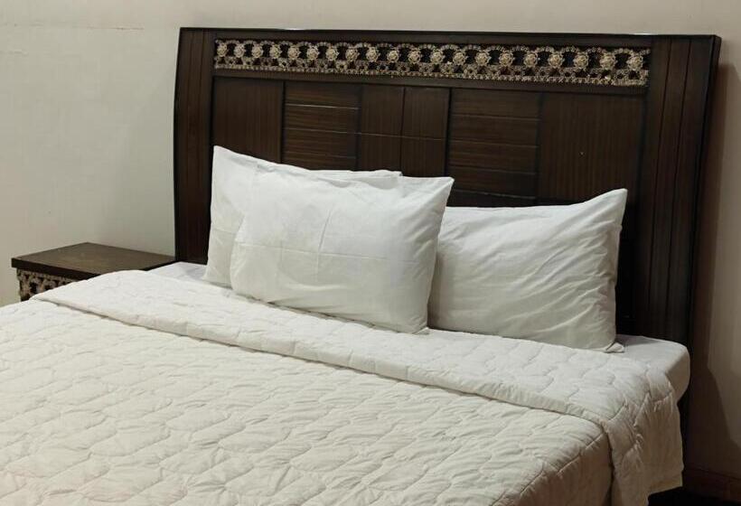 اتاق خانوادگی, Sunrise Rest House