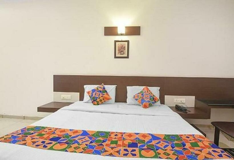 디럭스 룸, Fabhotel White Clouds