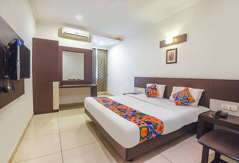 디럭스 룸, Fabhotel White Clouds