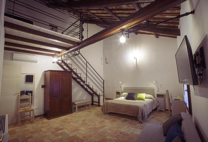 Четырехместный Номер Стандарт, La Residenza Dei Priori