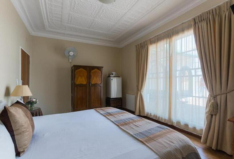 Ekonomiskt Rum, Agterplaas Guesthouse Pty Ltd