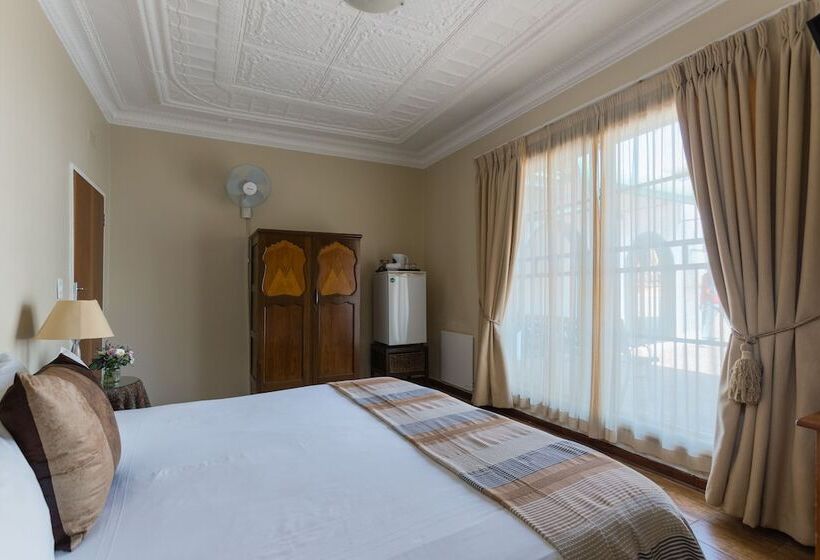 Ekonomiskt Rum, Agterplaas Guesthouse Pty Ltd