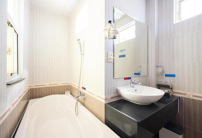 اتاق لوکس خانوادگی, Duc Vuong Saigon Hotel   Bui Vien